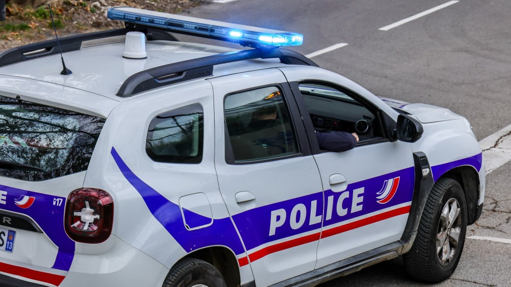 Après le vol de sa voiture à Marseille, une automobiliste découvre une arme à la place de sa roue de secours