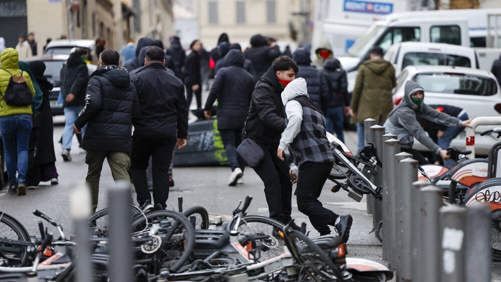 tout comprendre à la colère de la diaspora après les violences des derniers jours