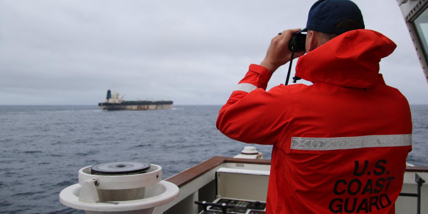 les Etats-Unis ont « saisi » deux pétroliers, dont un russe dans l’Atlantique ; Moscou exige le « retour rapide » des membres d’équipage