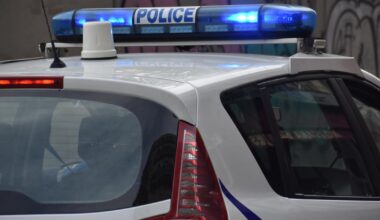 le corps retrouvé à l’arrière d’une voiture incendiée est celui d’un adolescent de 17 ans
