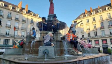 une des statues de la fontaine place Royale a été volée