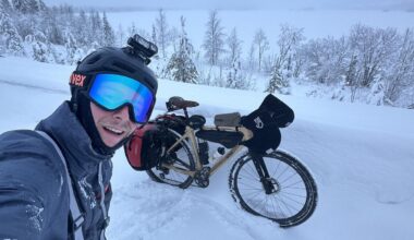 Au guidon d’un vélo en bois, un jeune Bordelais atteint la Laponie en 48 jours