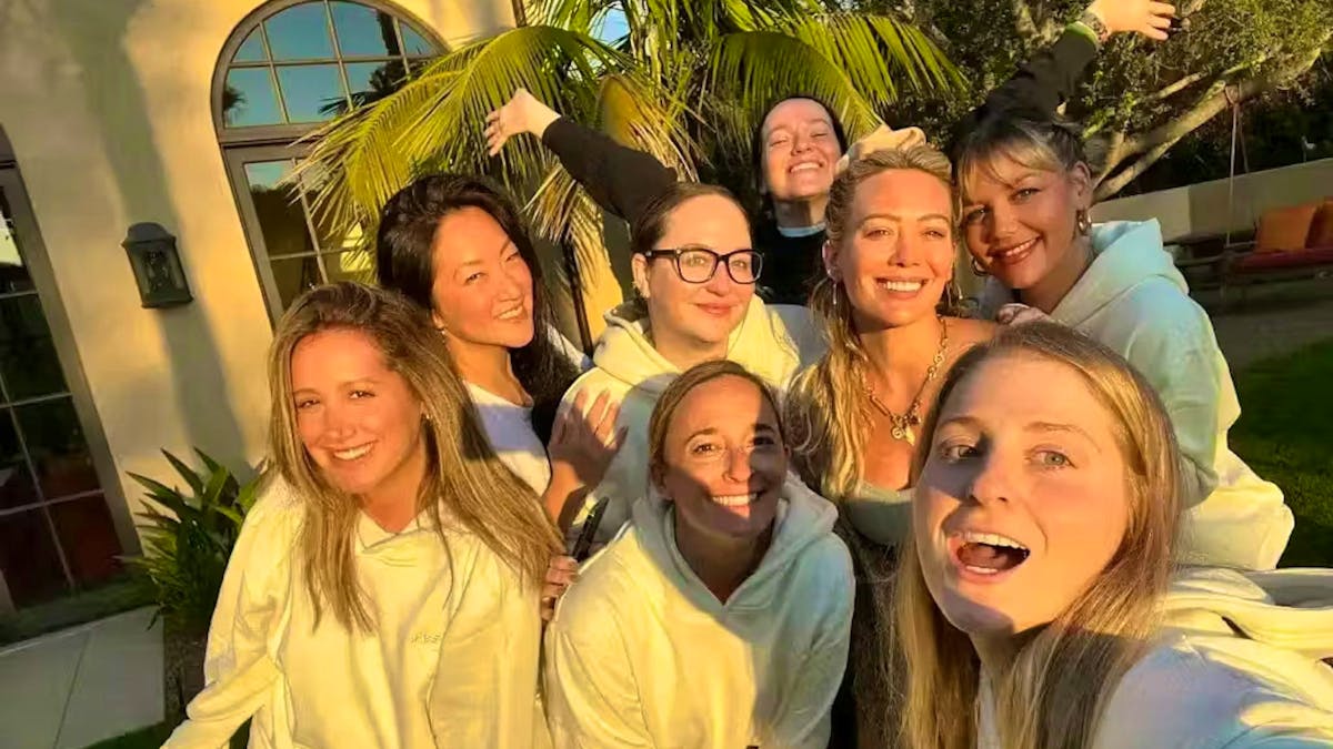 Meghan Trainor répond avec humour aux accusations de «maman toxique»