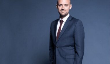 Pourquoi le ministre des Affaires étrangères se rend-il à Toulouse ?