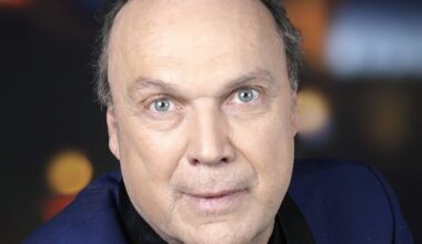 EXCLU. "Envie de retirer cette..." : Julien Lepers cash sur son gros tacle à Samuel Etienne