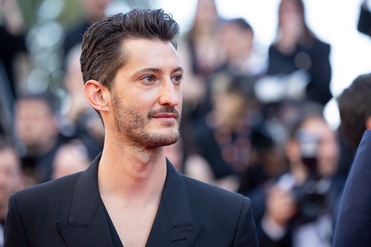 Pierre Niney “myope, daltonien, et…” : l’acteur recalé, il ne réalisera pas son rêve