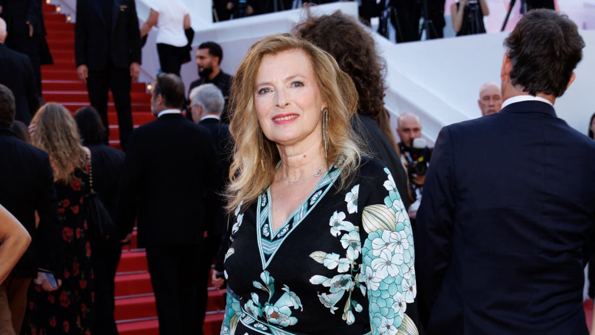 “Moi aussi je sais…” : Valérie Trierweiler persifle Brigitte Macron… avec le sourire