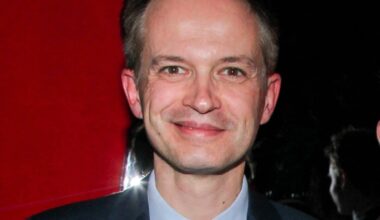 EXCLU. Pierre-Yves Bournazel catégorique sur son adversaire à Paris Sarah Knafo : "La candidate de…"