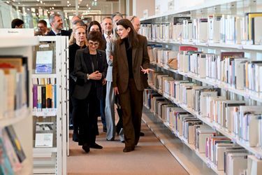 Charlotte Casiraghi avec le prince Albert II lors de l’inauguration de la médiathèque Caroline, à Monaco, le 10 décembre 2025.