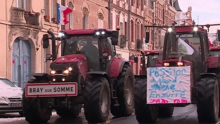Agriculteurs en colère : Paris visée par des cortèges de tracteurs