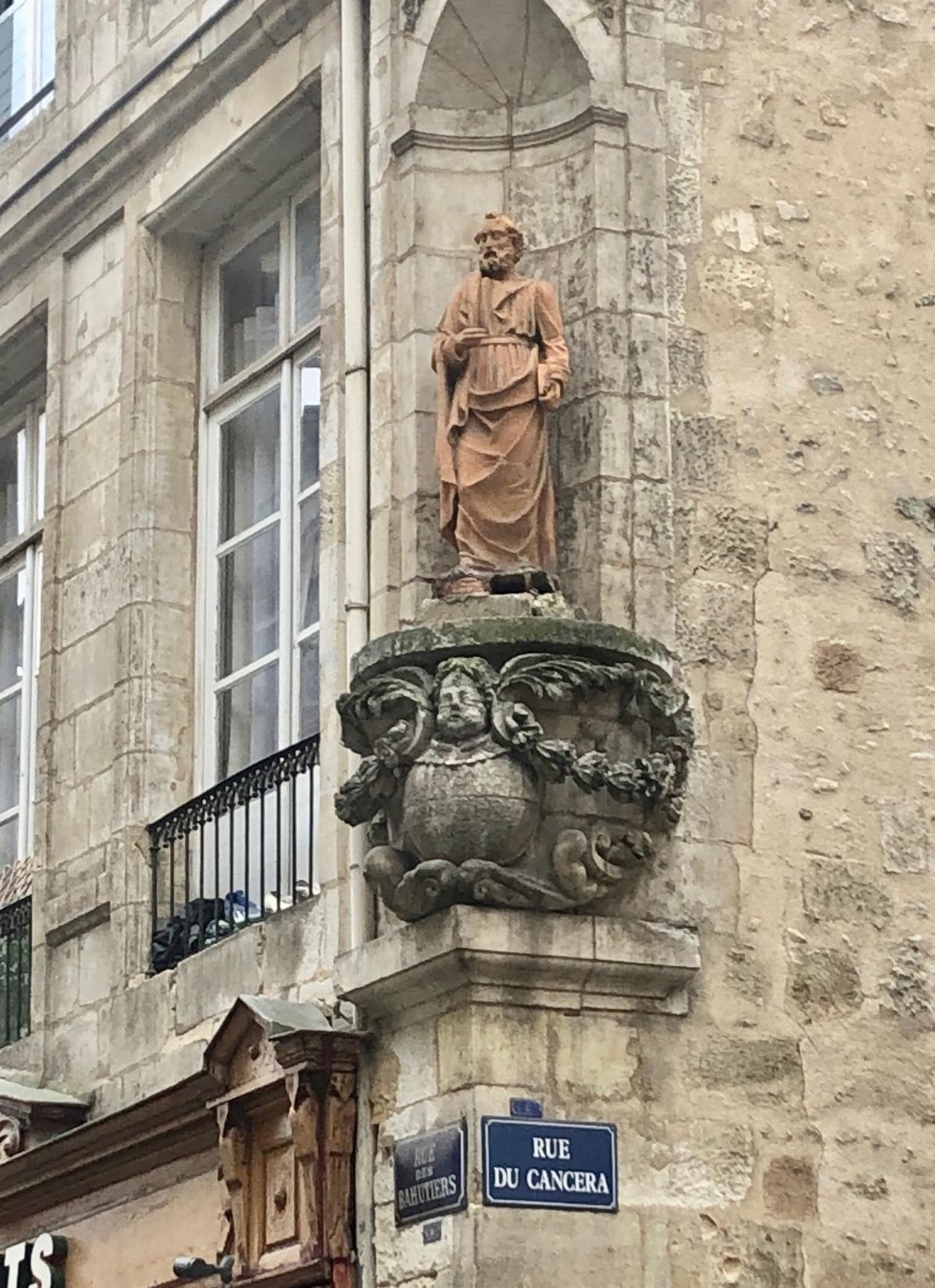 La représentation moderne de Saint-Pierre rue du Cancéra (quartier saint-Pierre).