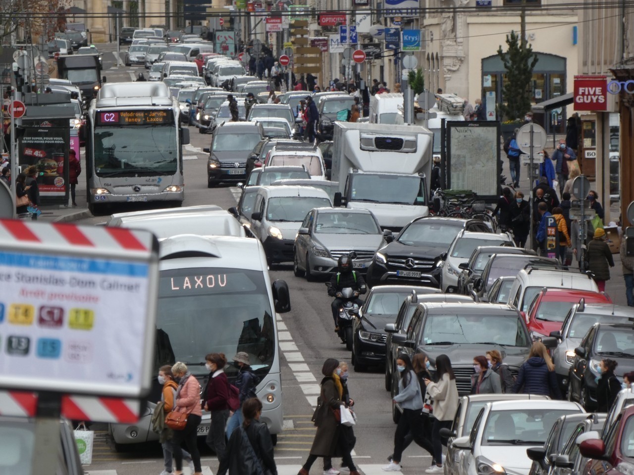 En 2025, les automobilistes ont passé plus de temps dans les bouchons à Nancy qu'à Paris