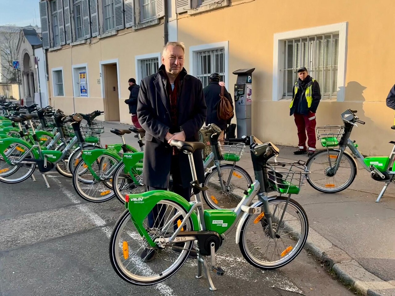 Lyon. Bruno Bernard promet une extension "majeure" du réseau Vélo'v, voici le projet