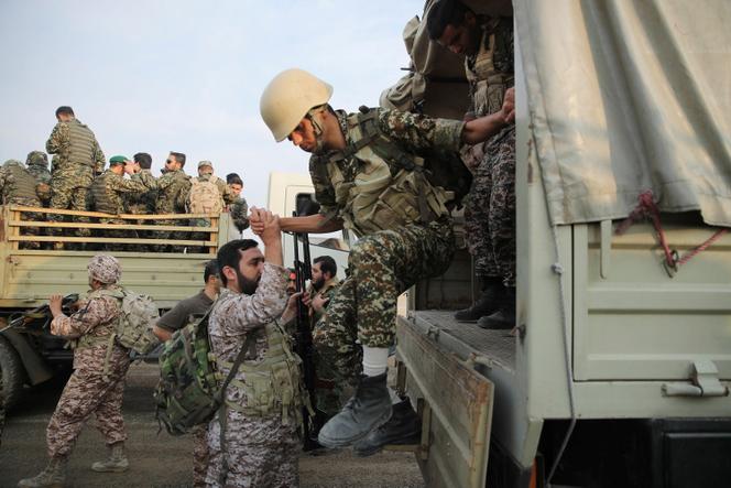 Des membres du corps des gardiens de la révolution, lors d’un exercice militaire dans la région d’Aras (Iran), en octobre 2022.