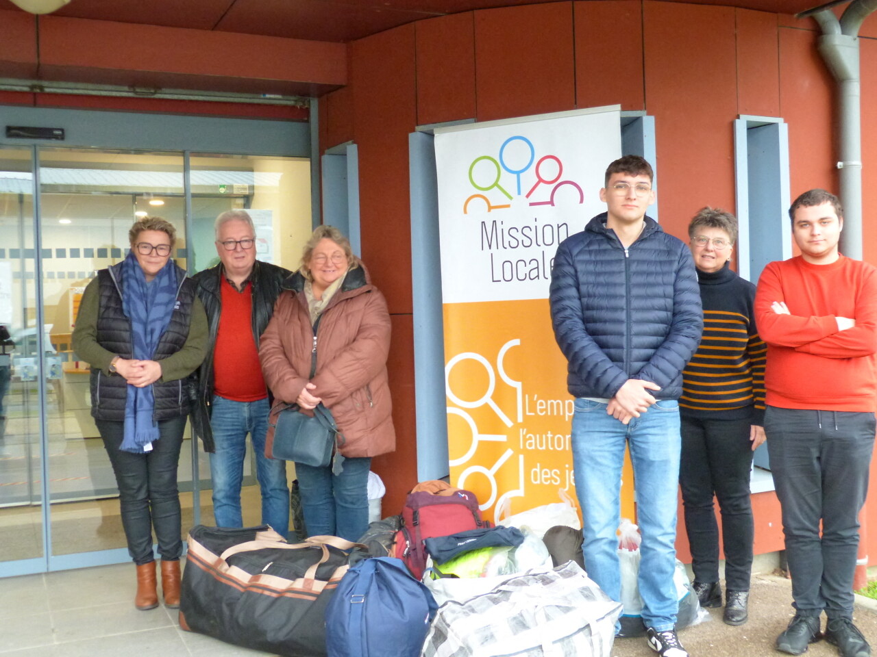 Des sacs distribués aux sans-abris