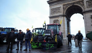 France-Des agriculteurs en colère bloquent certains axes à Paris - 08/01/2026 à 13:27