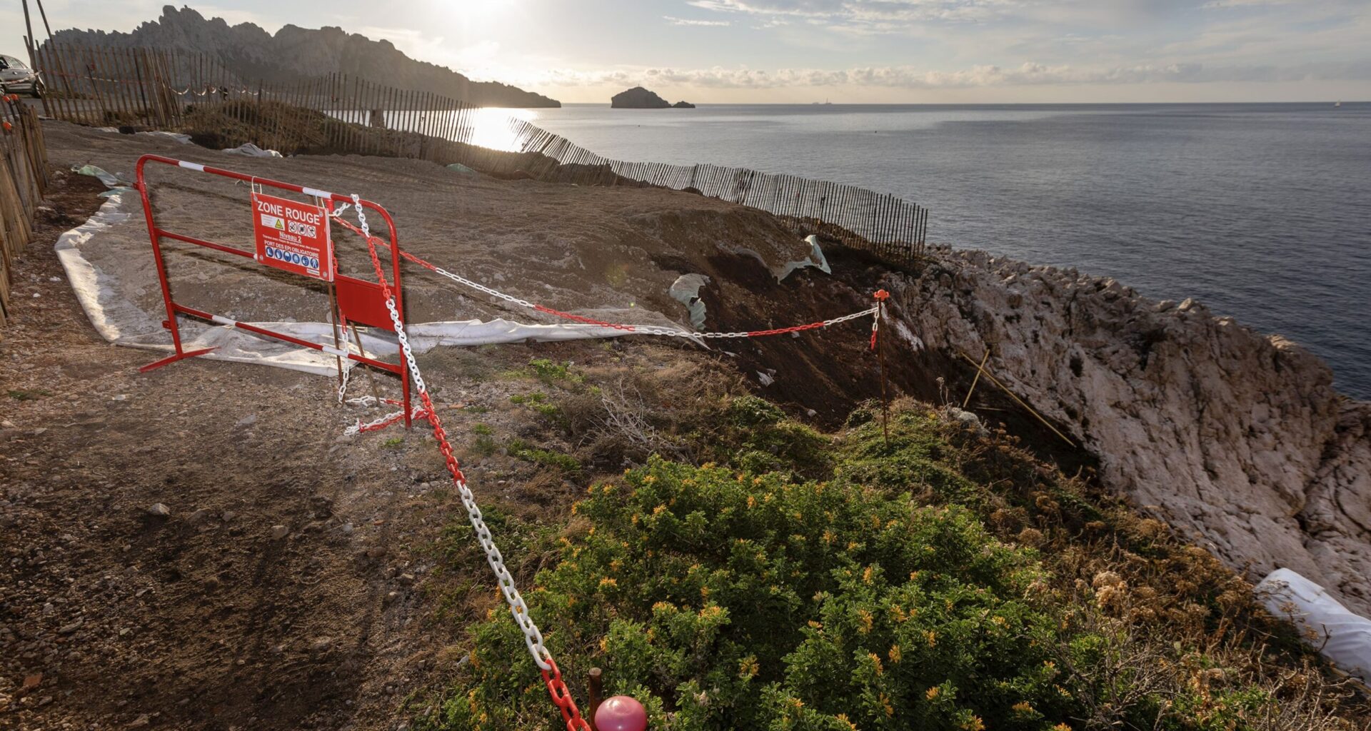 [Portfolio] Dans l'œil d'Emilio Guzman : un littoral empoisonné