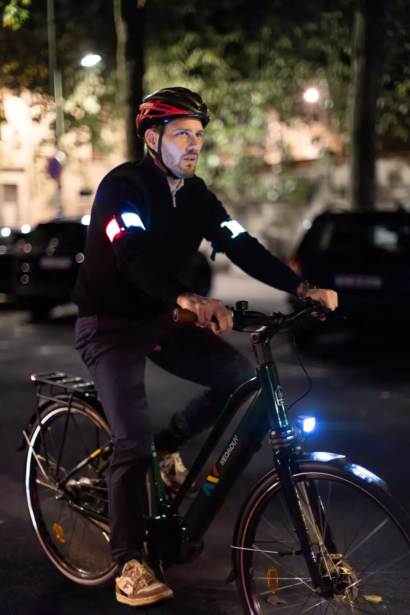 Brassards vélo Captain Blink : rendre les intentions du cycliste plus lisibles