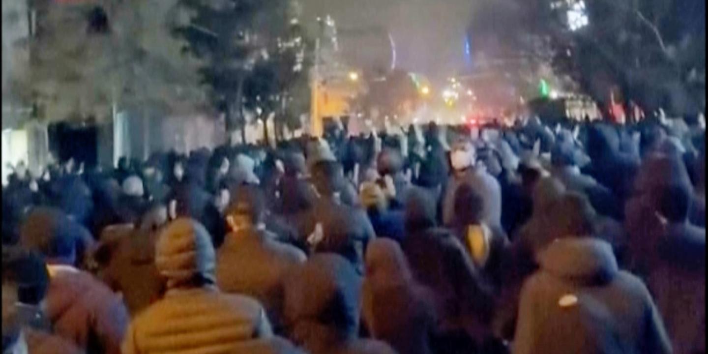 EN DIRECT, manifestations en Iran : la police annonce d’« importantes » arrestations, le parlement menace l’armée américaine - Le Monde.fr