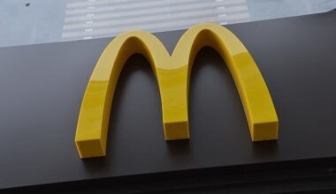 Lille. Deux employés du McDonald's menacés de mort à plusieurs reprises par un homme de 21 ans