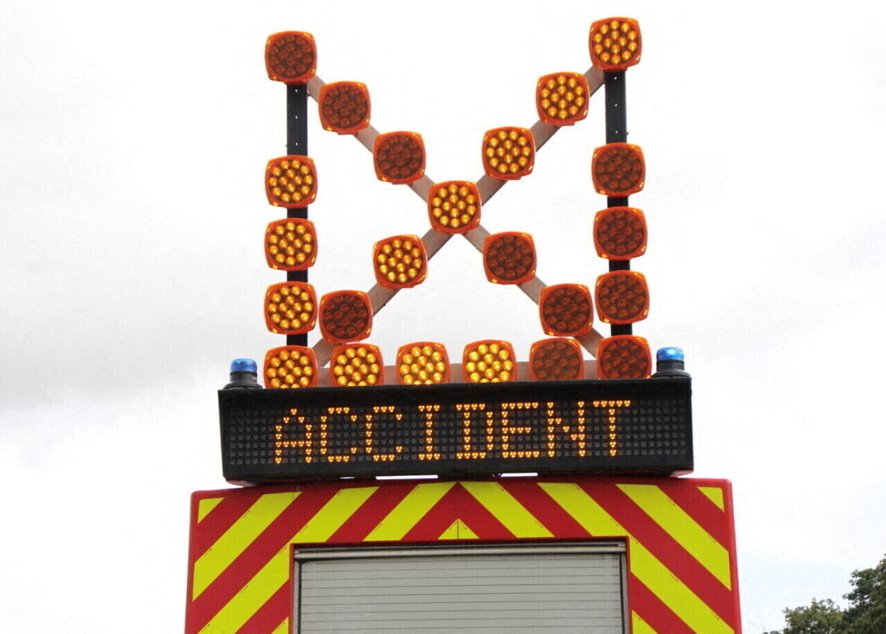 un poids lourd termine dans un fossé