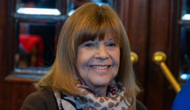 Chantal Goya au bras d'une célèbre reine de beauté, ce rendez-vous inattendu du haut de ses 83 ans