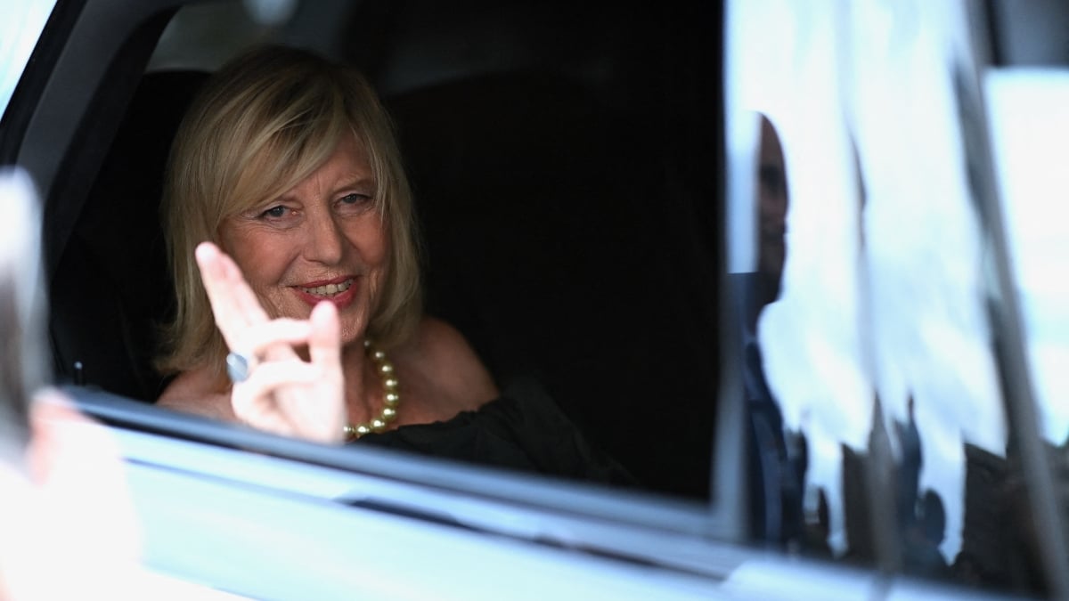 Chantal Ladesou touchée par le manque de soutien de son père, "Il disait que je finirai sous les ponts"