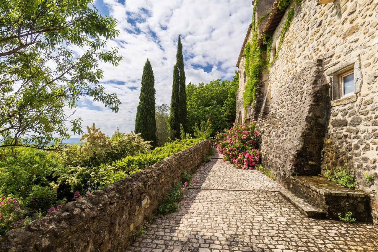 Claude François Jr rachète le moulin de Dannemois de son père