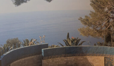 Saint Jean Cap Ferrat. L'esprit de Cocteau sur les murs de la villa Santo Sospir…