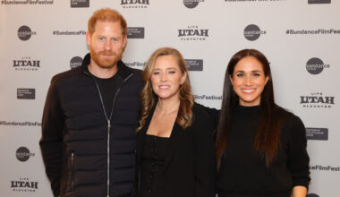 Le prince Harry et Meghan avec Amy Redford, fille de Robert Redford, à la première de Cookie Queens d'Alysa Nahmias, au Sundance Film Festival, le 24 janvier 2026.