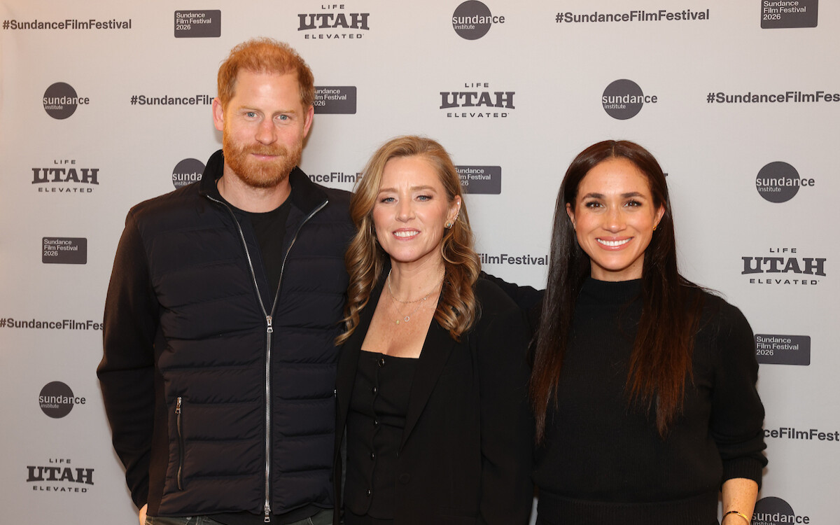 Le prince Harry et Meghan avec Amy Redford, fille de Robert Redford, à la première de Cookie Queens d'Alysa Nahmias, au Sundance Film Festival, le 24 janvier 2026.
