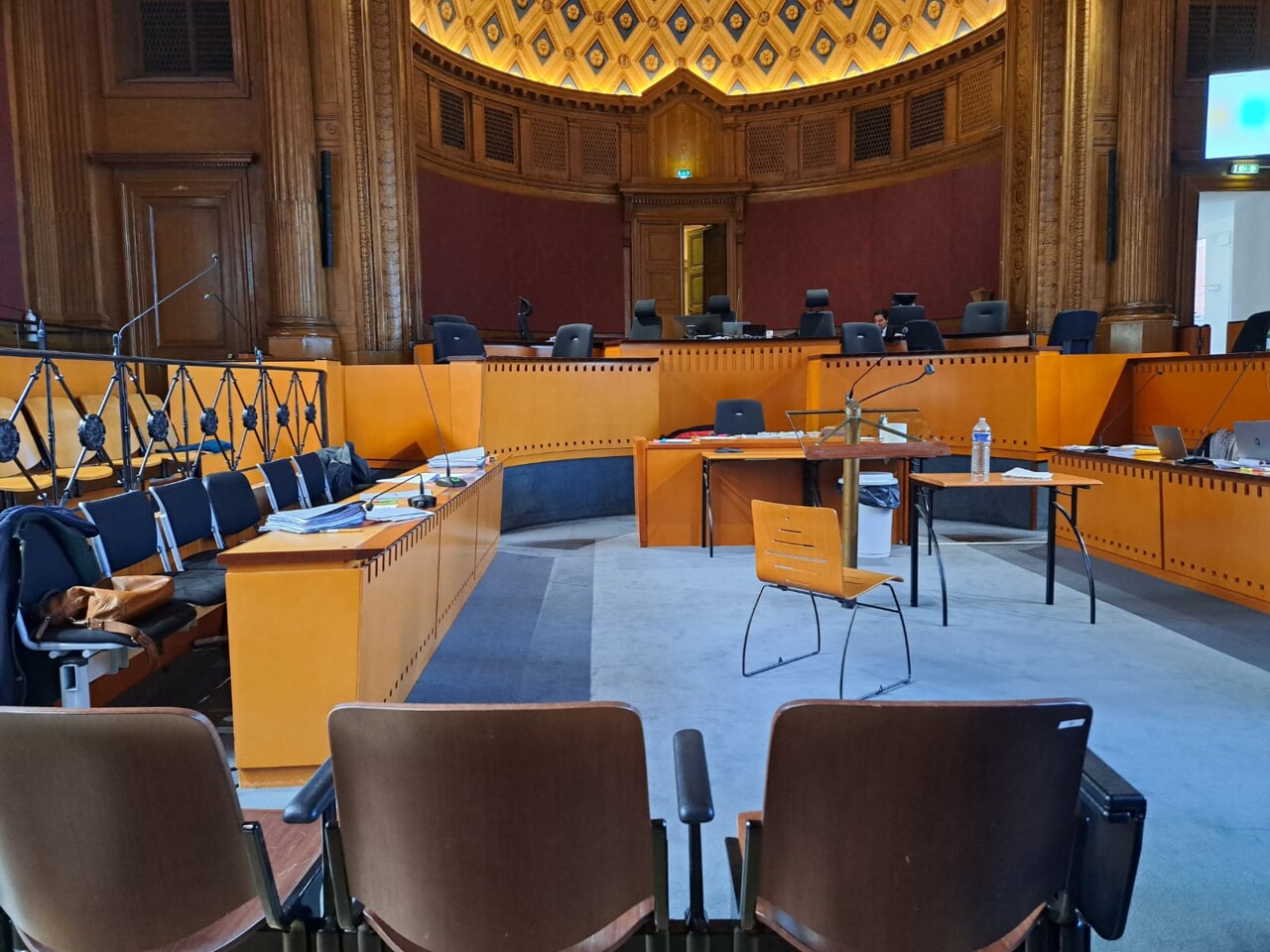 sa propre soeur jugée aux Assises, aux côtés de deux autres accusés