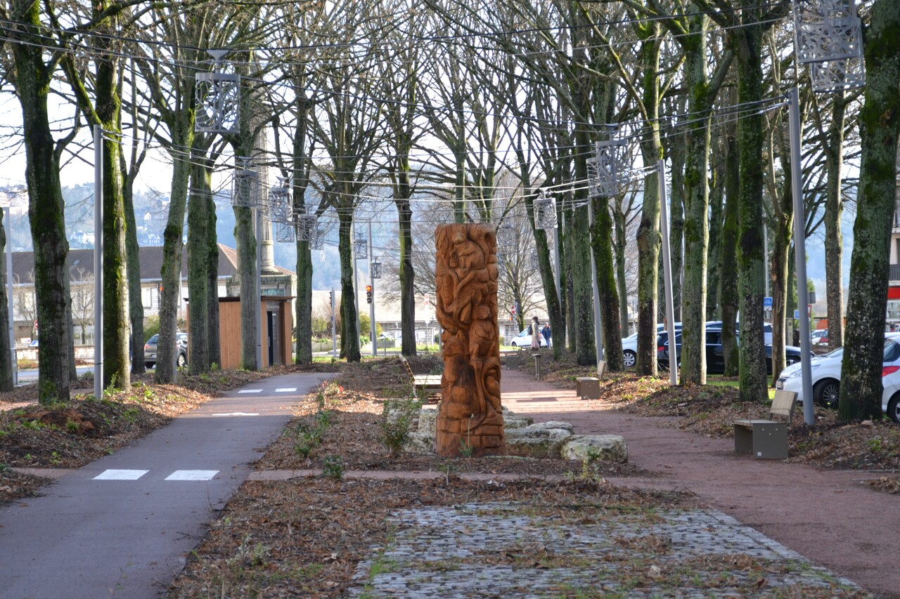 Chemins, piste cyclable, bancs... Découvrez le nouveau visage du cours Clemenceau à Rouen