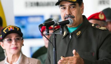 de fortes explosions entendues à Caracas, le gouvernement «dénonce une très grave agression militaire» des États-Unis