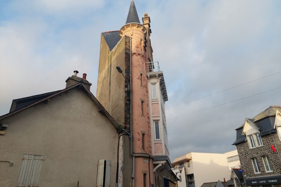 maison rose Saint-Quay-Portrieux