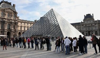 Avec 9 millions de visiteurs, la fréquentation du Louvre en légère hausse en 2025