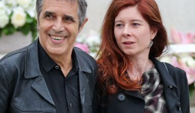 Voyage en famille pour Julien Clerc, sur un autre continent : son fils Léonard organise une surprise à laquelle le chanteur ne s'attendait pas