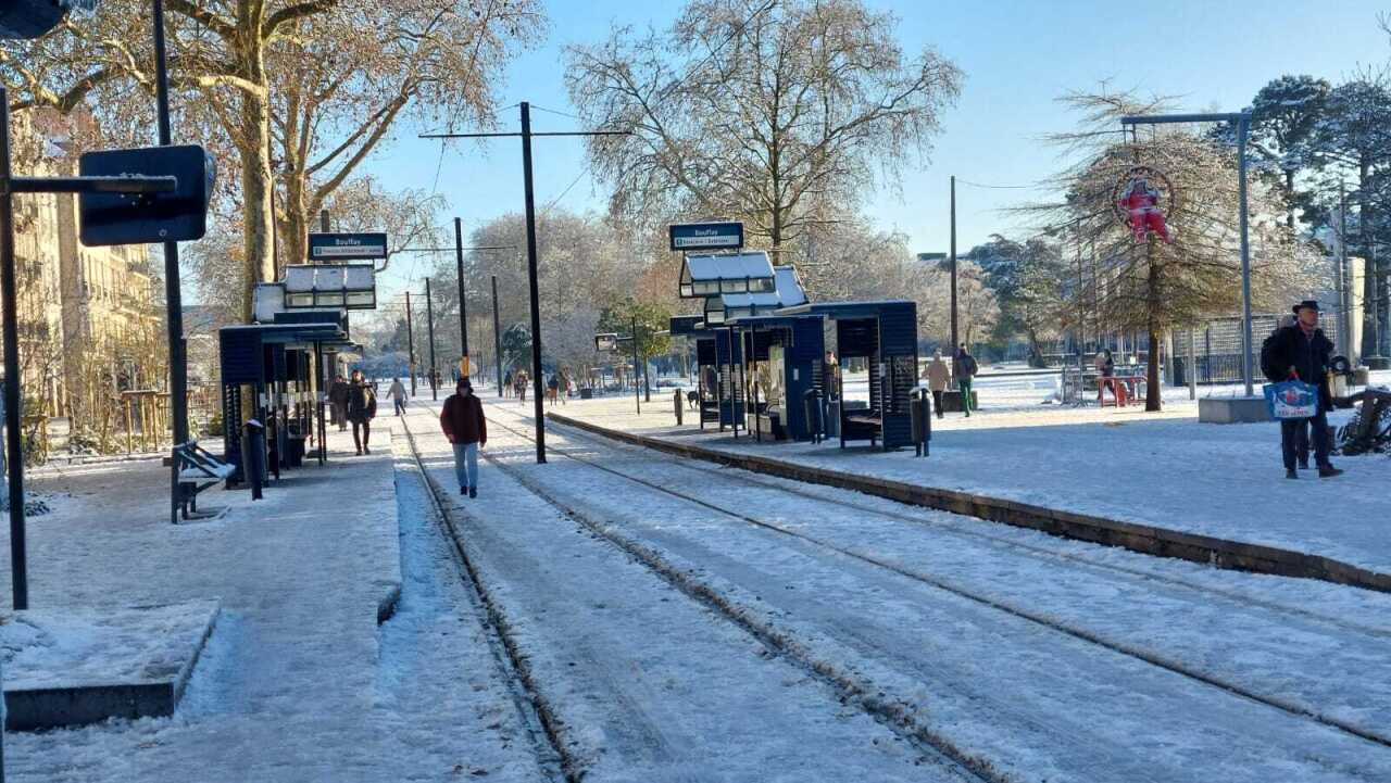 les trams circulent, la reprise des bus décalée