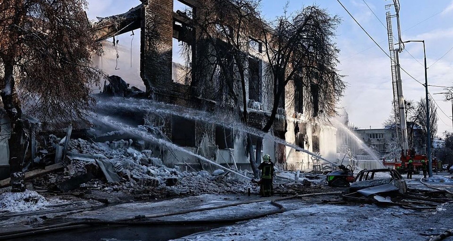 Ukraine : des vagues de missiles ont visé Kharkiv et Kiev, Washington dénonce une escalade 'dangereuse'