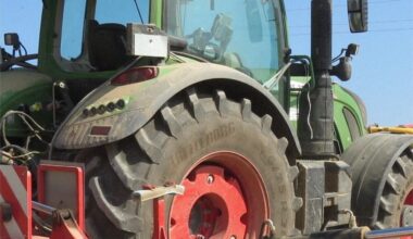 un éleveur en route vers Paris avec son tracteur refuse d'obtempérer aux policiers sur l'A4