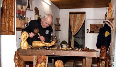 Michel Silve sculpte à 98% pour le plaisir dans son atelier de Seyne-les-Alpes