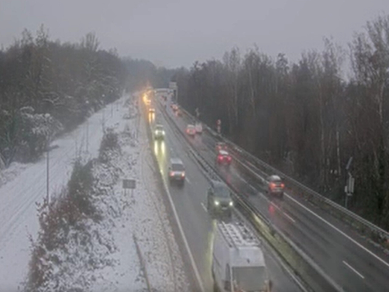 face au verglas sur les routes, la préfecture appelle à la vigilance