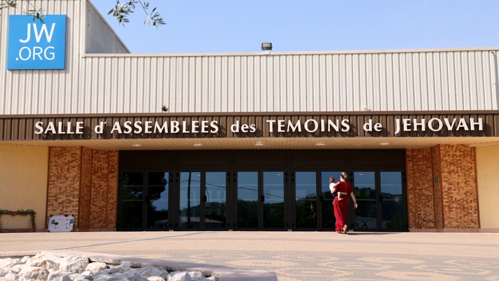 Une professeur soupçonnée d'avoir tenté d'embrigader une adolescente chez les Témoins de Jéhovah à Marseille