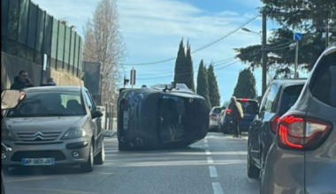 Nice. Sa voiture se renverse, un homme de 81 ans blessé dans un accident spectaculaire