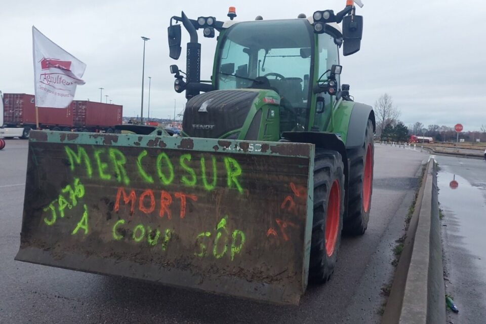 Samedi 10 janvier, les agriculteurs avaient rendez-vous sur le pont de Normandie. Il s'agissait en fait d'un