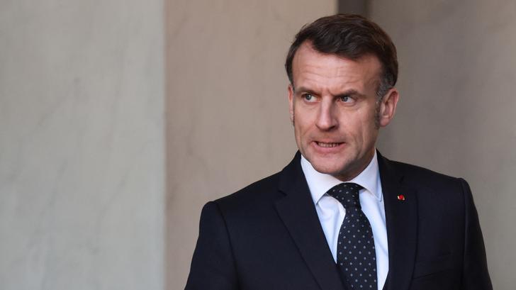 Emmanuel Macron photographié à l’Elysée le 6 janvier 2026 avant la réunion de la coalition des volontaires