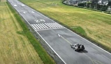 VIDÉO. Bretagne. L’incroyable remake du film Retour vers le futur sur l’aéroport de Lannion