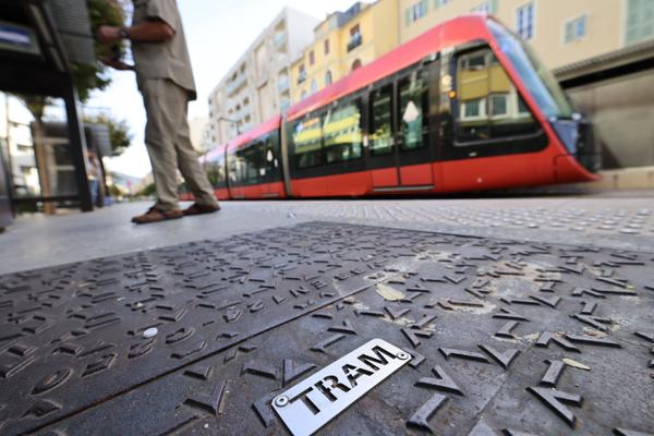 Les extensions du tramway géré par Lignes d’Azur est devenu un enjeu de campagne.