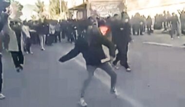 en Iran, la vague de manifestations se répand et prend une tournure politique