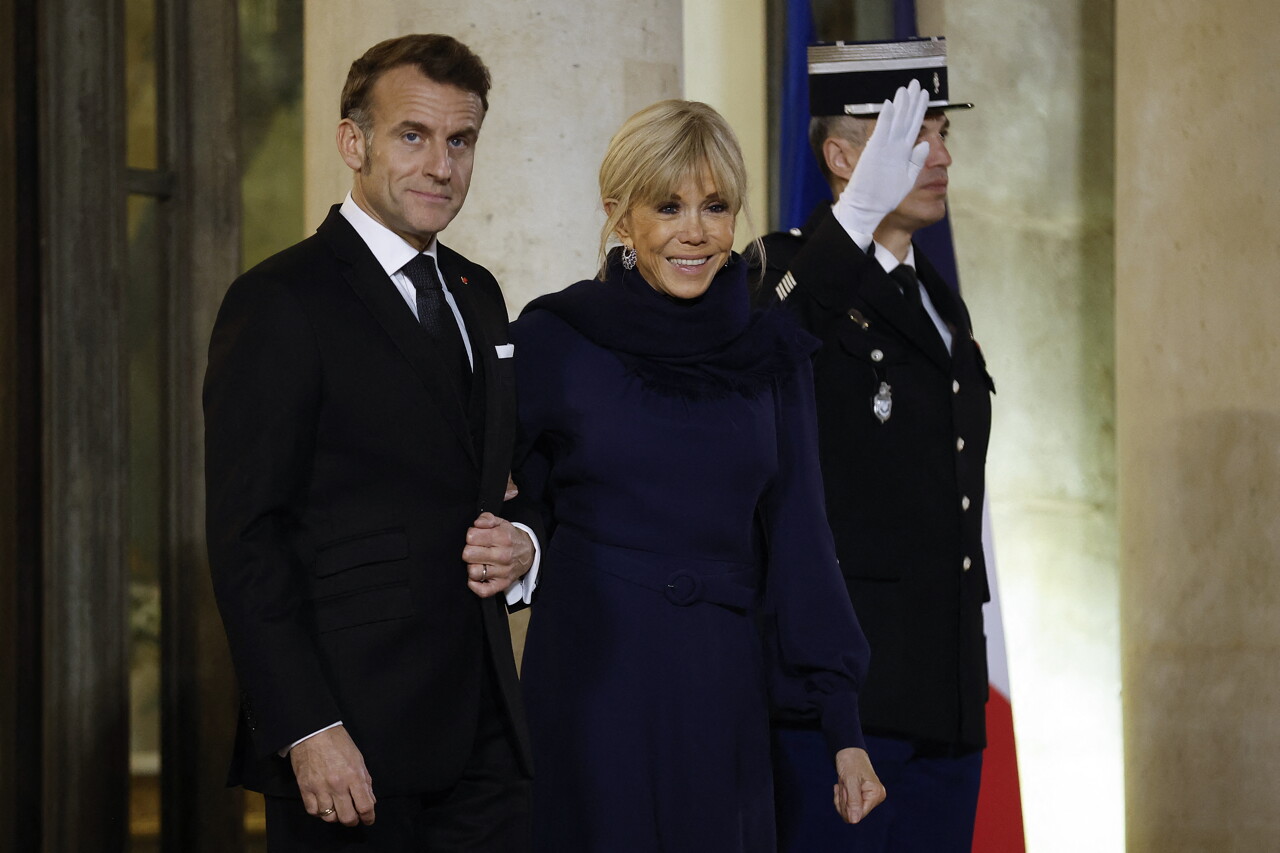 Emmanuel et Brigitte Macron commencent 2026 par deux visites discrètes à Paris loin des caméras